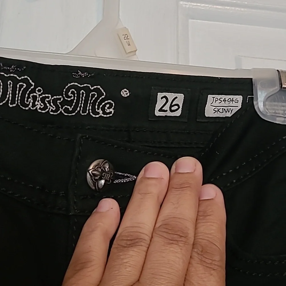 Miss Me Black Skinny Jeans - Picture 3 of 12